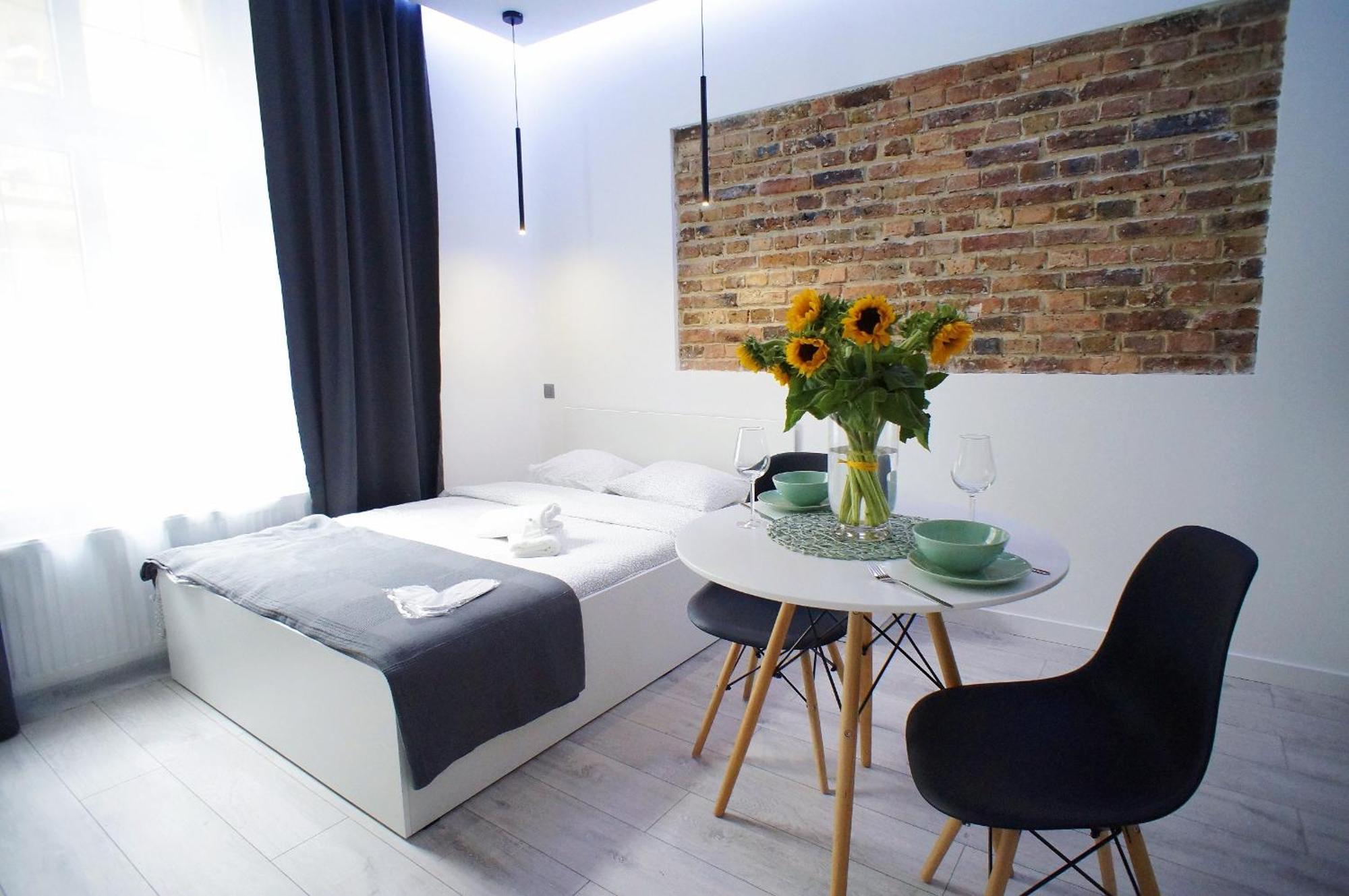 Polonia Art Apartments In The City Center Катовице Экстерьер фото