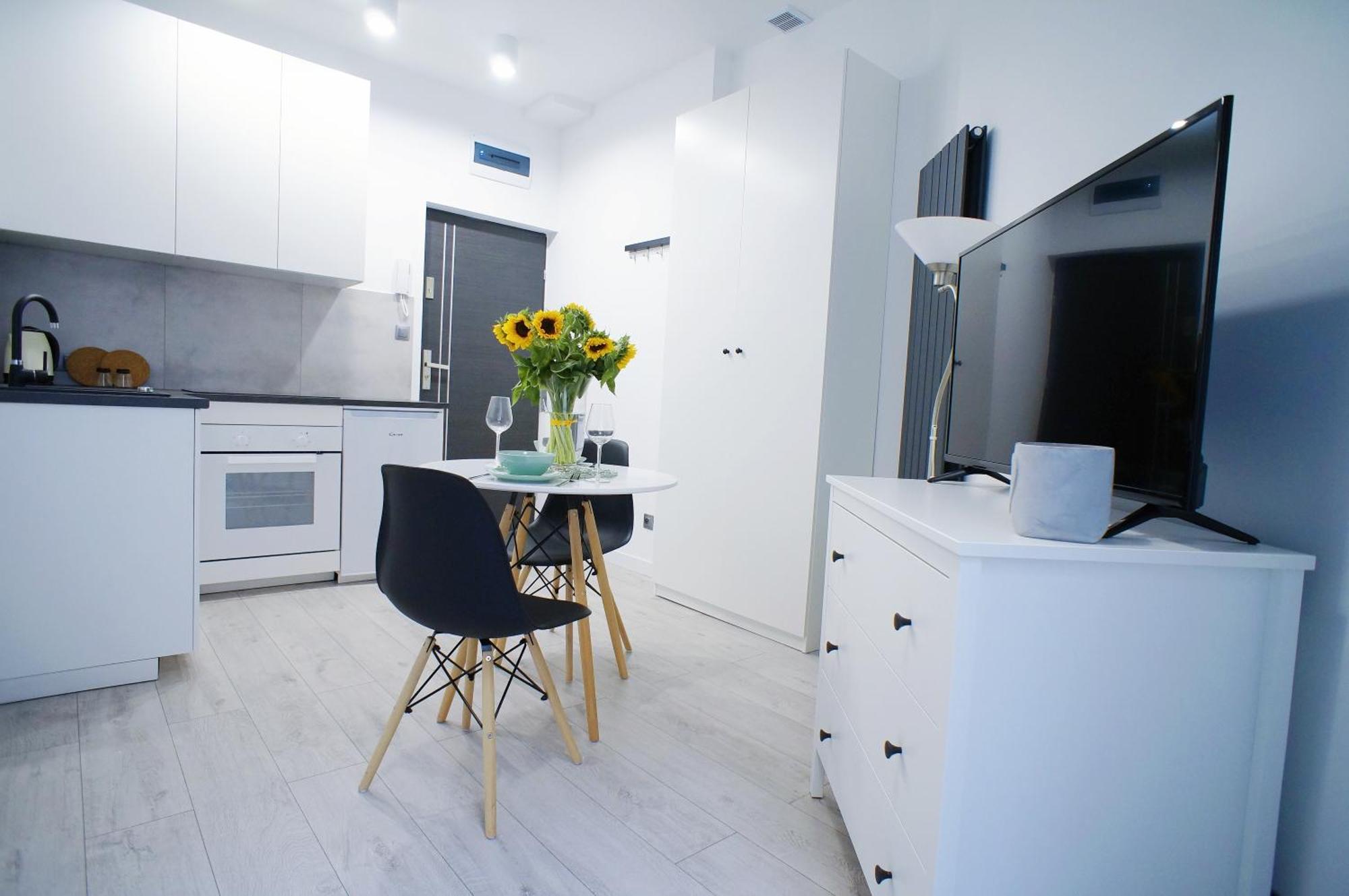 Polonia Art Apartments In The City Center Катовице Экстерьер фото