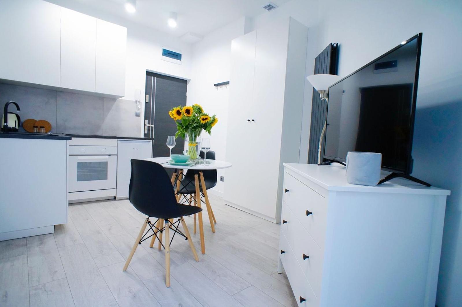Polonia Art Apartments In The City Center Катовице Экстерьер фото
